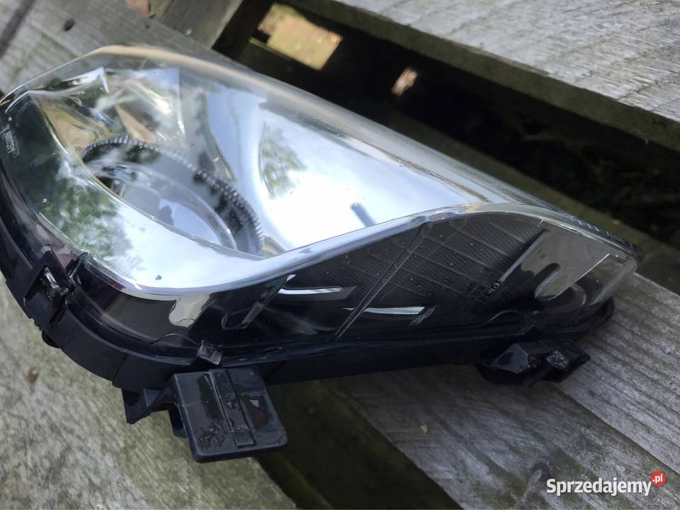 Peugeot 308 0713 prawy halogen Valeo 9680498880 Rzeszów sprzedam