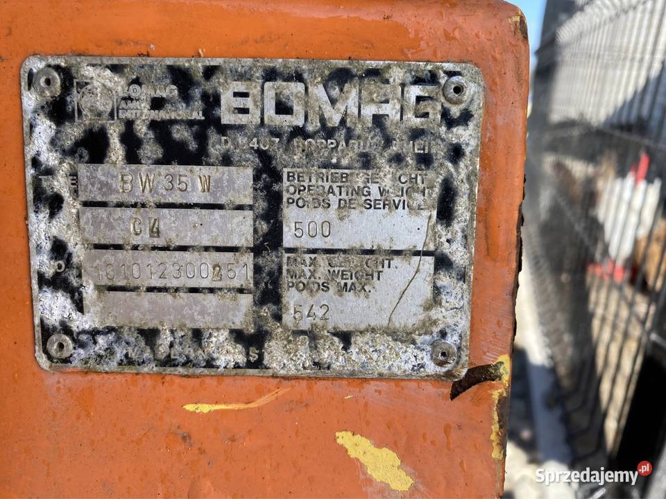 Bomag walec z funkcją wibrowania zageszczarka Jałowęsy