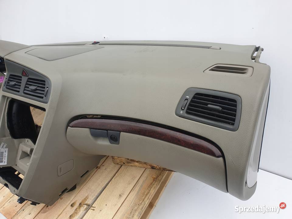 Volvo XC70 II DESKA ROZDZIELCZA KONSOLA SCHOWEK Rudka