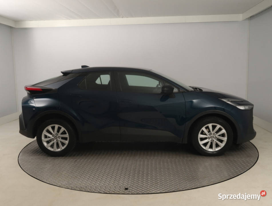 Toyota CHR 18 Hybrid asystent pasa ruchu