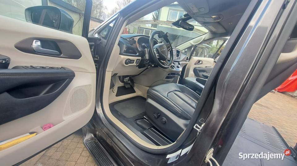 Chrysler Pacifica Touring L Plus Braunability Częstochowa sprzedam