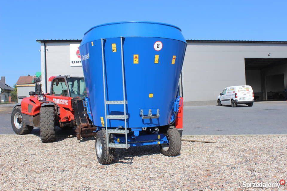 Wóz paszowy DeLaval 810 m 3 Sokoły