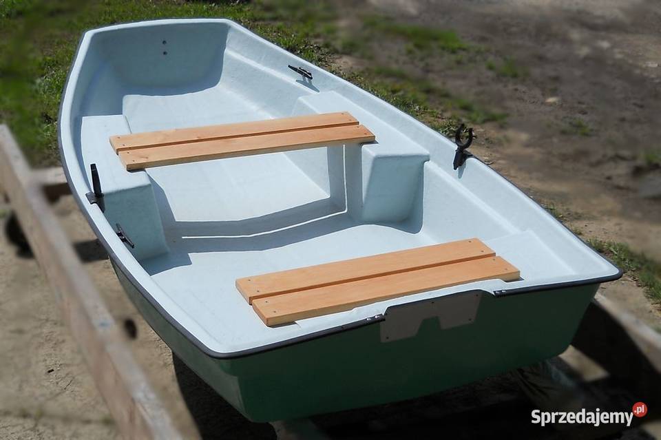 Mała łódka łódeczka bączek łódka wędkarska łódka rekreacyjna