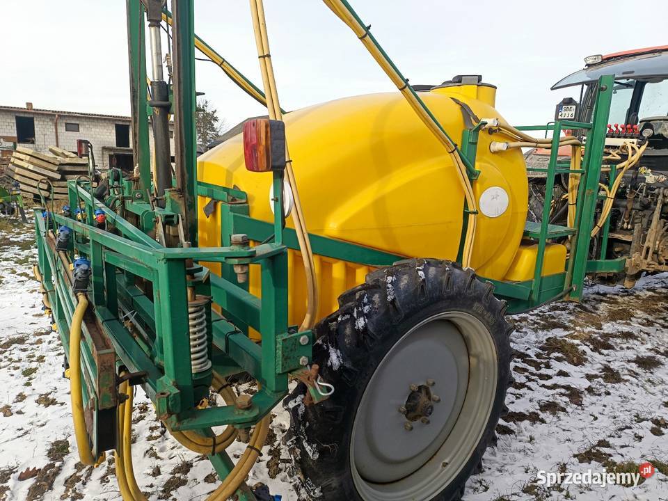 Opryskiwacz polowy ciągany Agro Wiki 1500 l Leśniaki