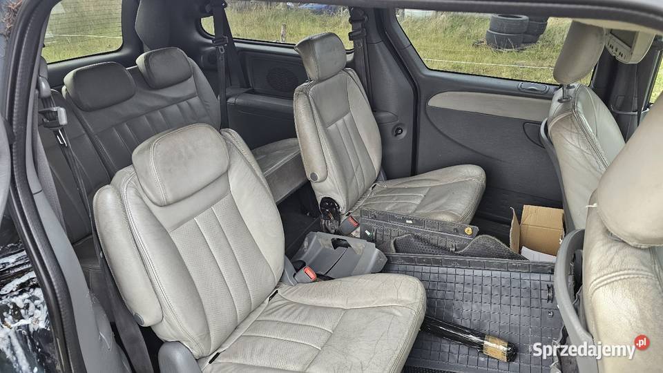 Chrysler town country 38 limited