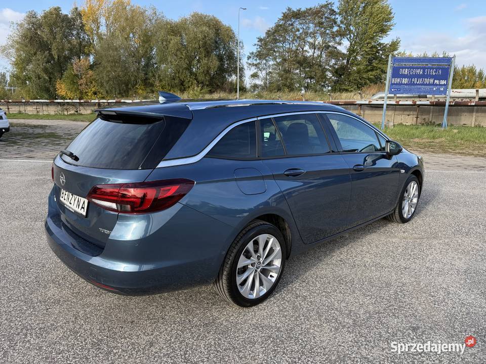 Opel Astra 14 BENZYNA Klimatronik Nawigacja asystent pasa ruchu Konin