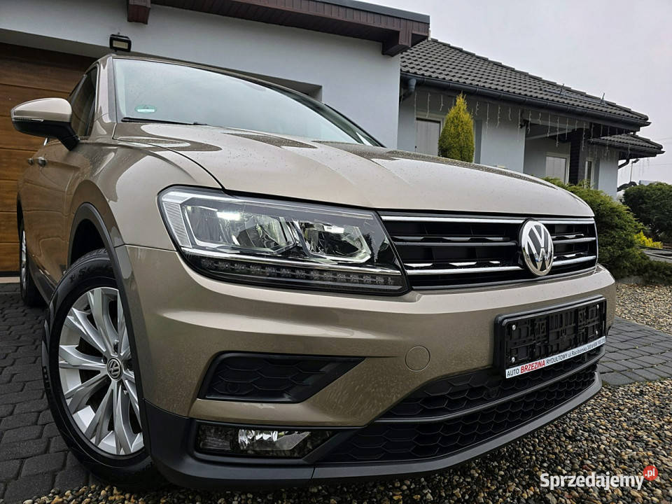 Volkswagen Tiguan serwis ASO nawigacja Full Led czujnik zmierzchu sprzedam
