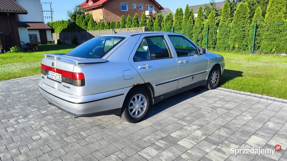 Samochód osobowy Sedan / Limuzyna Bełchatów