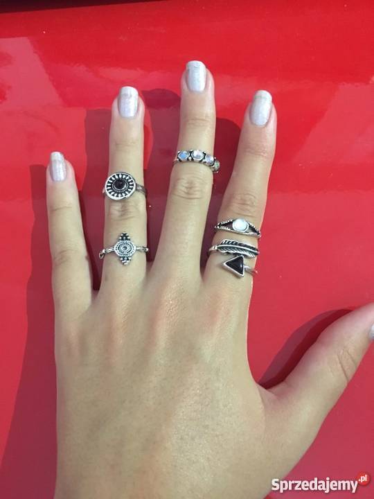 Zestaw 10 pierścionków komplet nowy Pierścionki Starachowice sprzedam