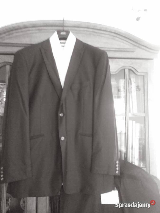 Nowy ciemno szary garnitur z Batistini Rumia