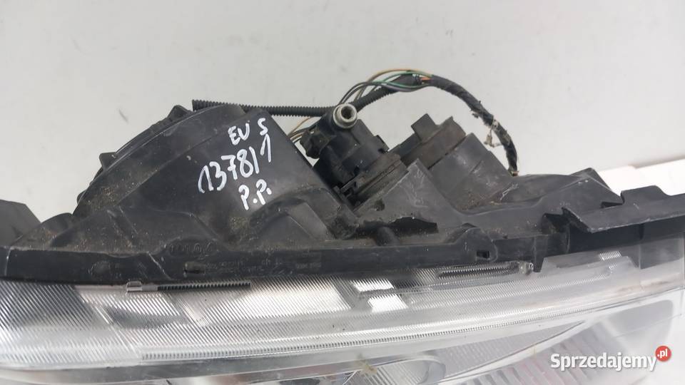 RENAULT MEGANE II LIFT KOMBI LAMPA PRZÓD PRAWA osobowe Lampy przednie Zbierkowo sprzedam