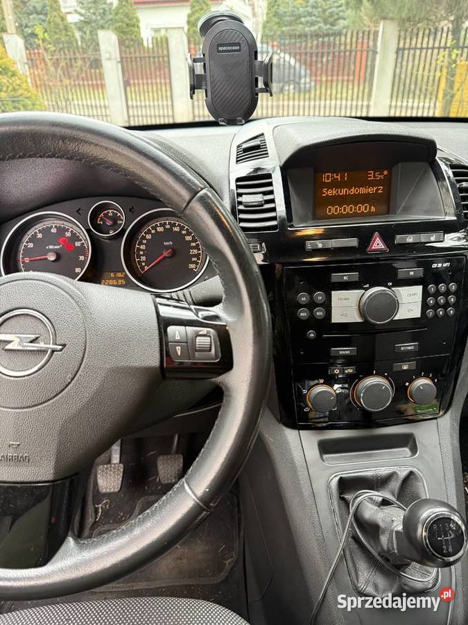 Opel Zafira 2012 18 benzyna 7os rodzinne autko 140KM