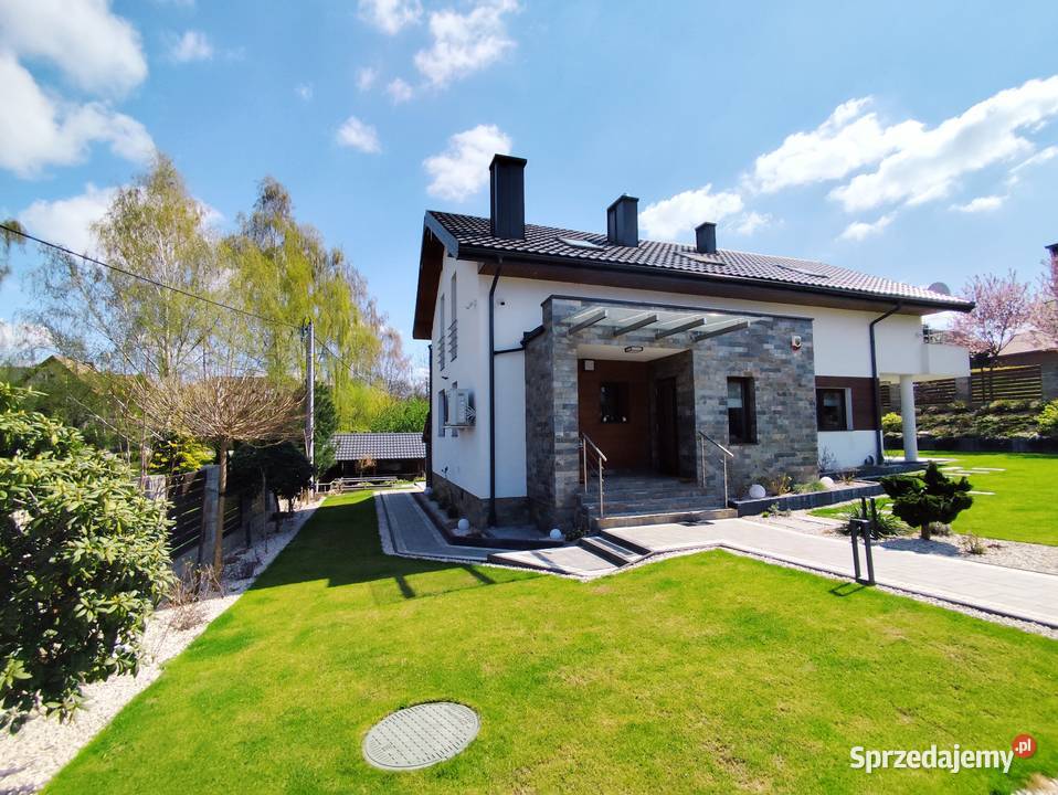 Nowoczesny komfortowy dom 221m2 na działce 15a betonowe