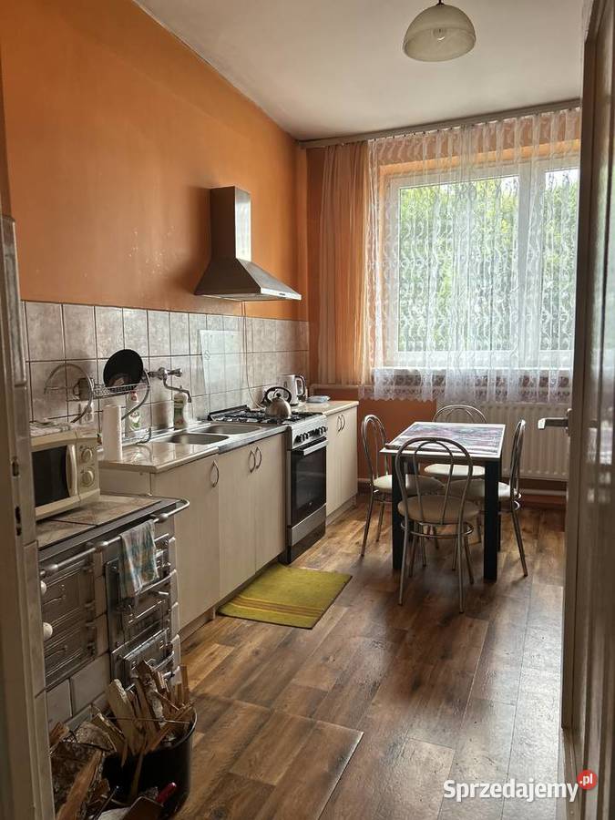 Lokal mieszkalny na Mazurach niedaleko jezior od podwórza