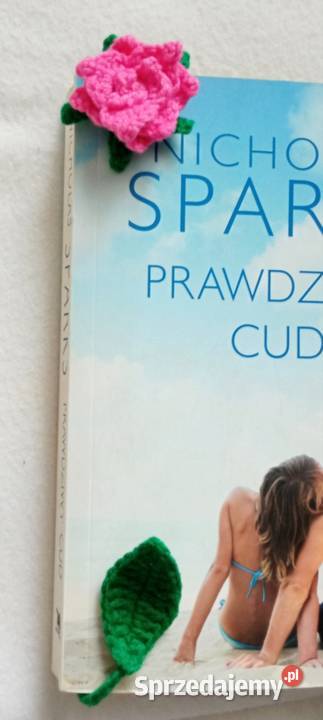 Różyczka wykonana na szydełku zakładka do