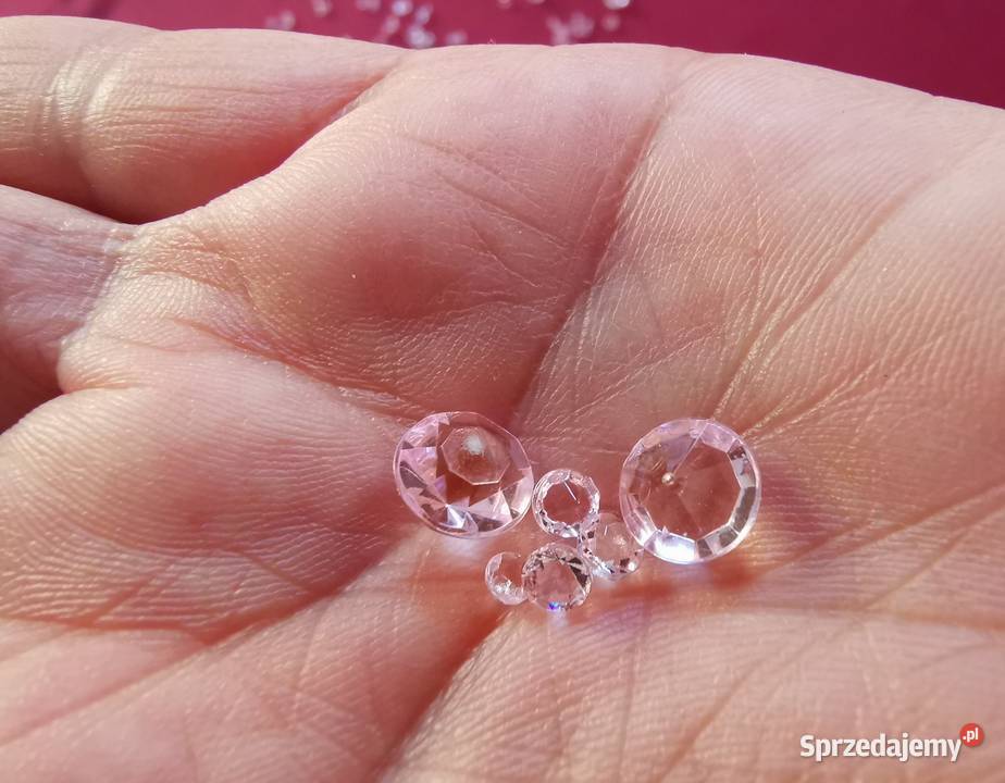 Błyszczące sztuczne diamenty do dekoracji wnętrz Lędziny