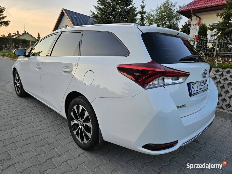 Toyota Auris 2017 16 132 salon Polska isofix podkarpackie Rzeszów sprzedam