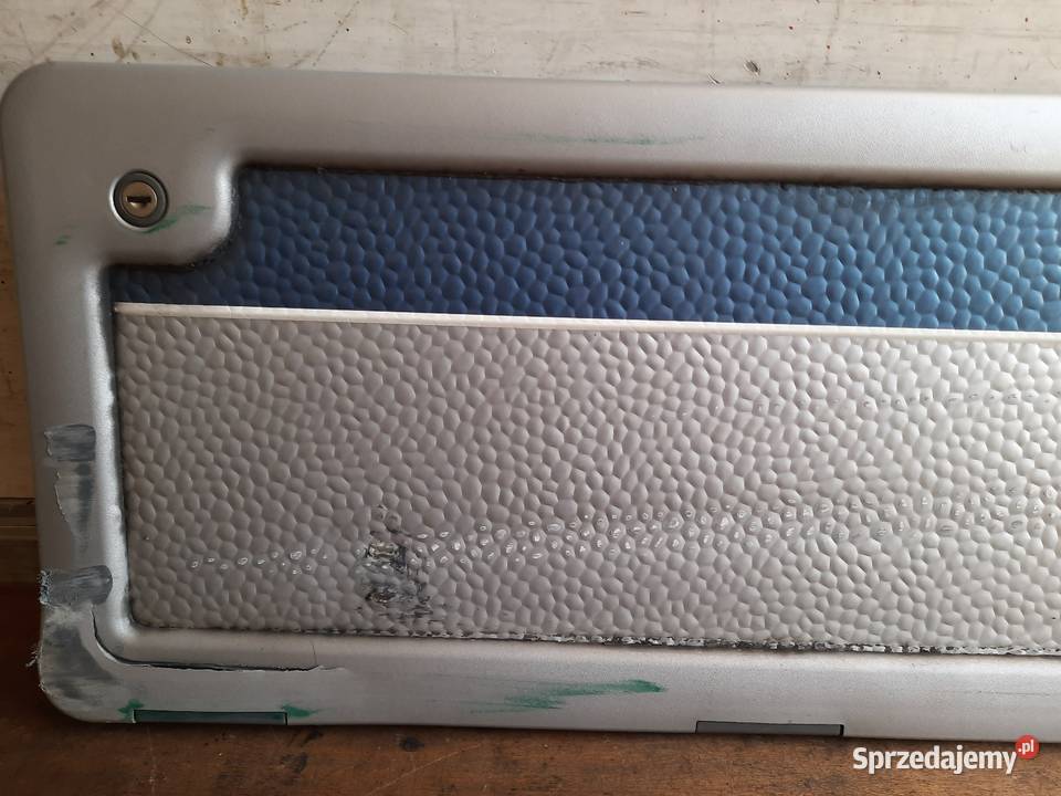 Klapa luk drzwi serwisowe do przyczepy Skokowa