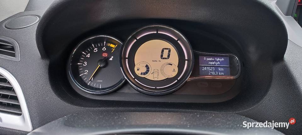 Sprzedam MEGANE 3 16 16v 110 wspomaganie kierownicy Brwinów