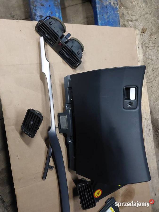 Volvo S80 I 9805 schowek oasażera Rok produkcji 2003 Wąwolnica sprzedam