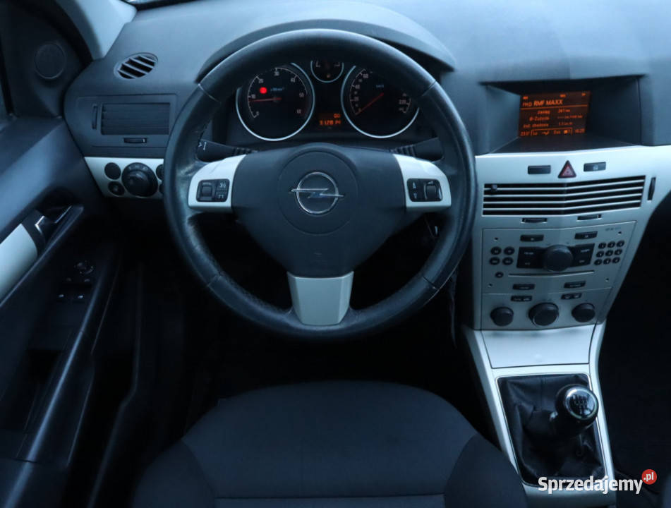 Opel Astra 19 CDTI tempomat Opel Piaseczno