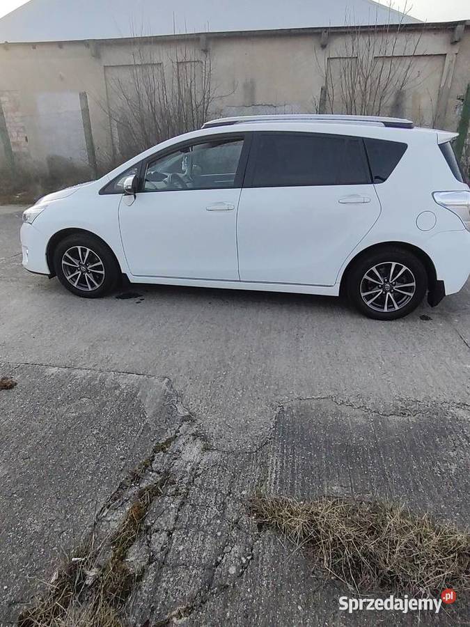 Sprzedam zadbaną toyotę Verso 2015 Piła