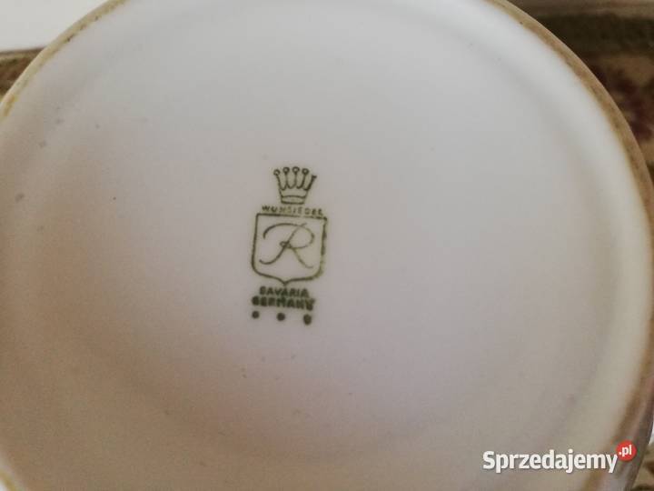 Dzbanek biało kobaltowy sygnowany Gorlice