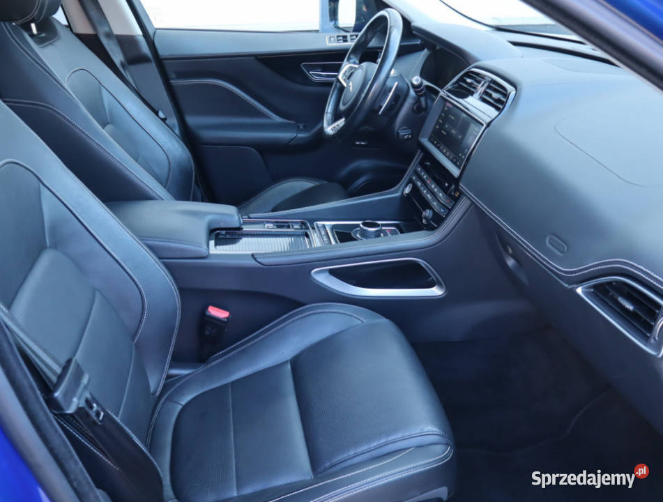 Jaguar FPace 25d AWD przyciemniane szyby