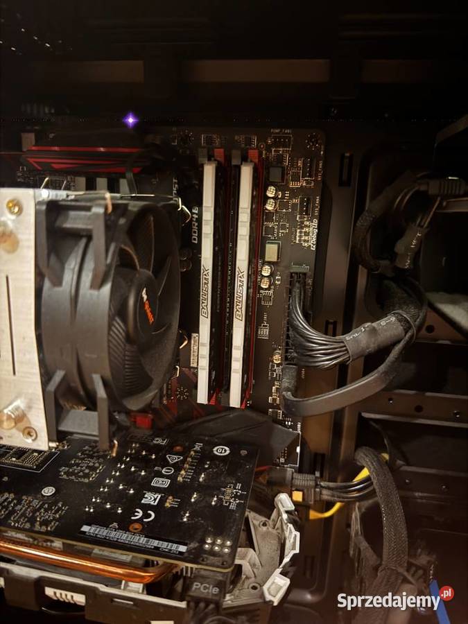 Sprzedam kompletny zestaw komputerowy do gier i Komputery i Akcesoria Siemianowice Śląskie