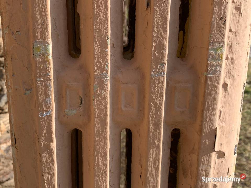 STARY PRZEDWOJENNY KALORYFER ŻELIWNY WYSOKI