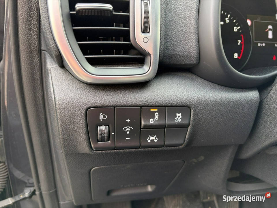 Kia Sportage 16 benzyna Skóry 4 x podgrzewane czujnik martwego pola Lipówki
