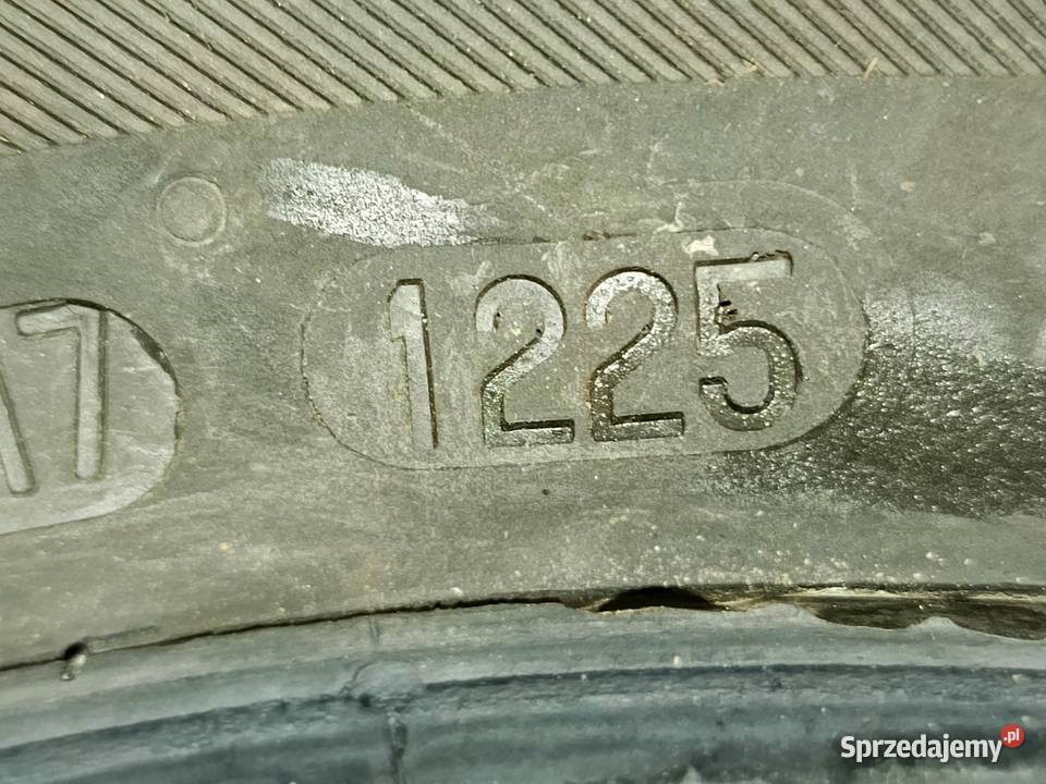 Opona zimowa prawie nowa 155x70x13 2025r