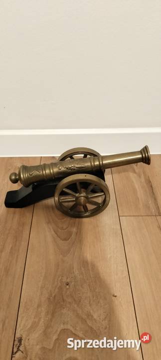 Mosiężna stara armata podkarpackie
