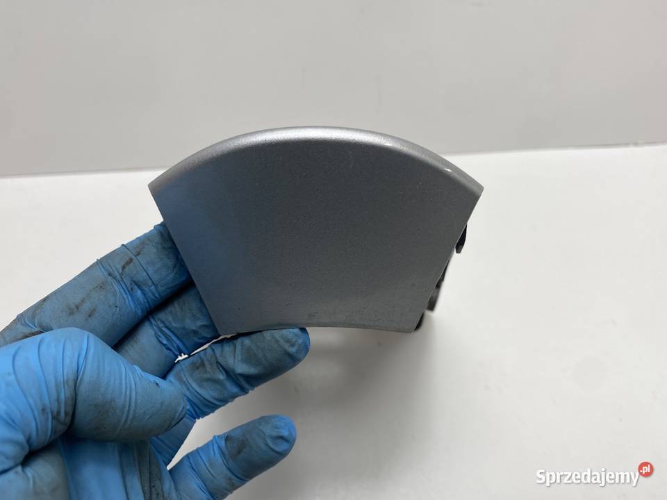 SUZUKI SIXTEEN UX125 OWIEWKA OBUDOWA ŁĄCZNIK TYŁ Plastiki