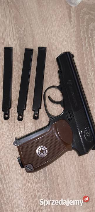 WIATRÓWKA
PISTOLETUMAREX
LEGENDSMAKAROV
4 5 MMBB