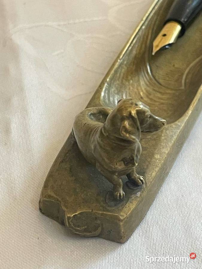 Mosiężna podstawa na pióro z figurką pieska Porcelana i szkło sprzedam