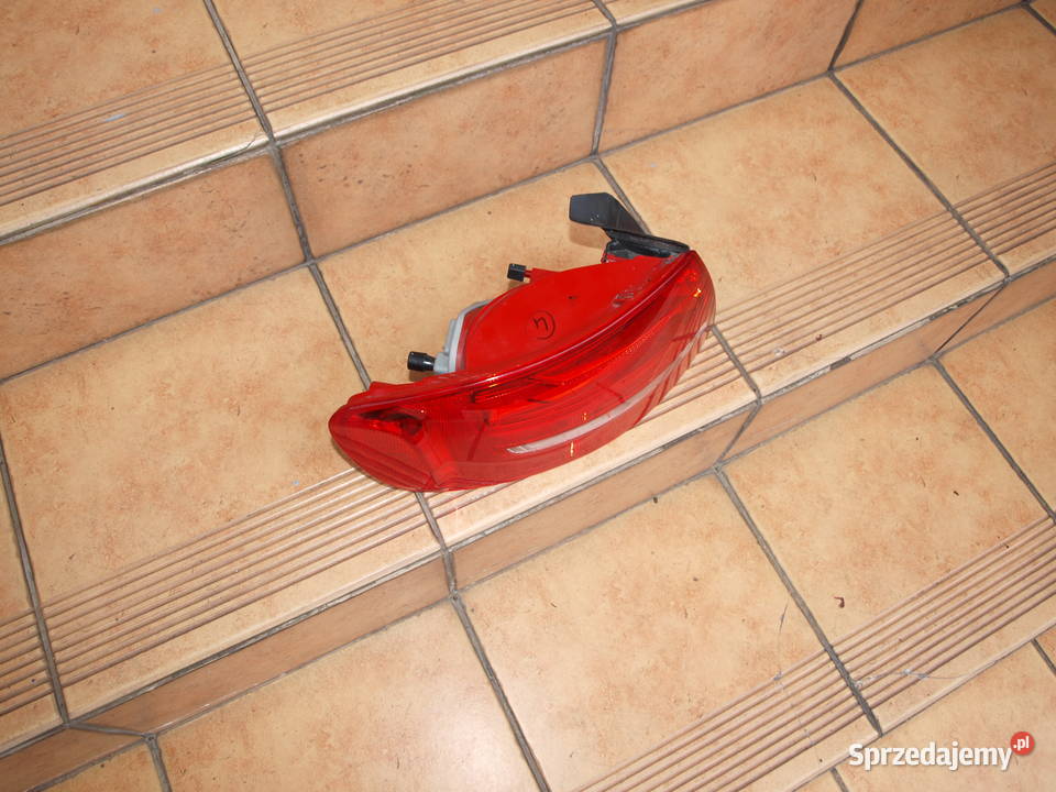Audi A4 B8 Kombi lampa lewa tył zwykła 2008 Kalisz