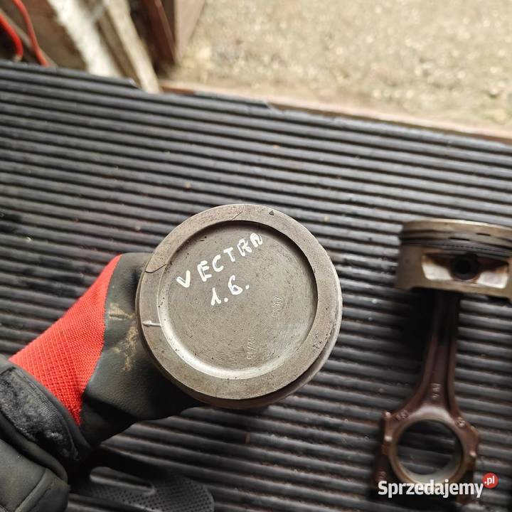 Tłoki Opel Vectra 16 b Puławy