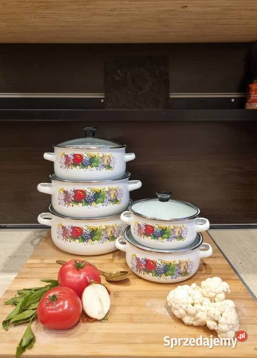 Garnki białe emaliowe w różnych wzorach