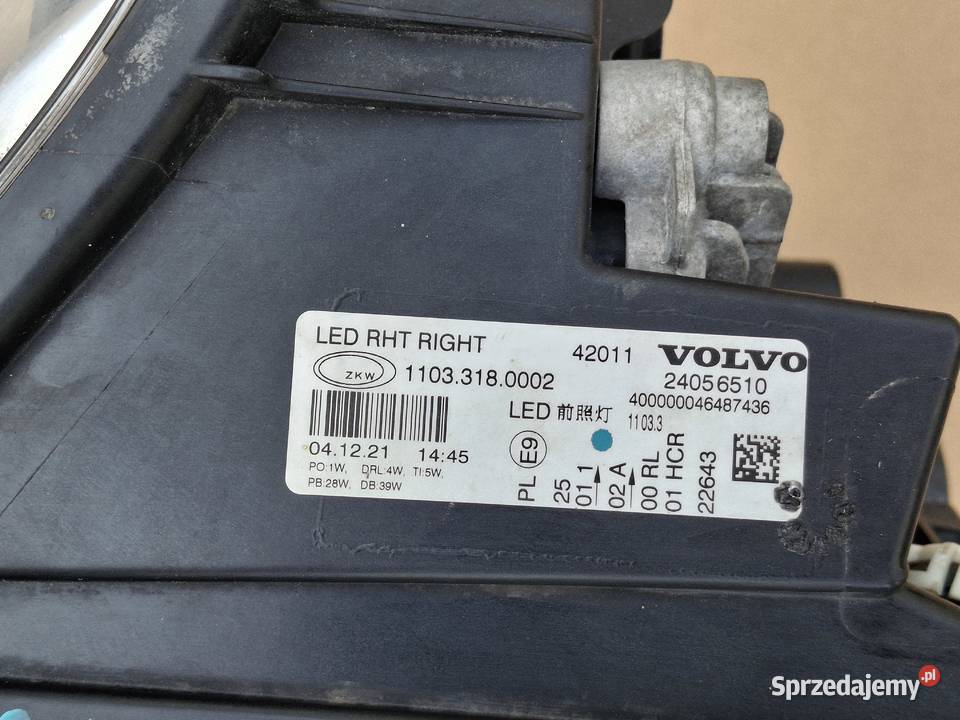 VOLVO FH5 FH 5 REFLEKTOR PRAWY FULL LED LAMPA Bieleń