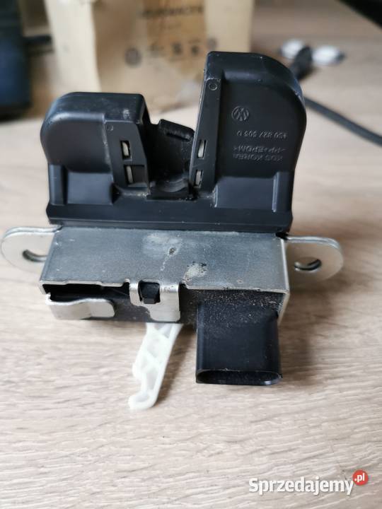 NOWY ZAMEK KLAPY BAGAŻNIKA TYŁ 1S0827505D VW UP Karoseria Luzino sprzedam