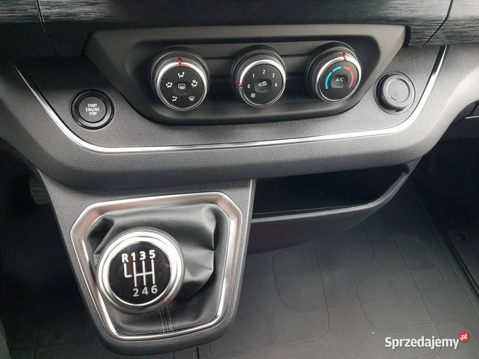 Renault Trafic 8 OSÓB 2xDRZWI BOCZNE PRZESUWNE Poręba sprzedam