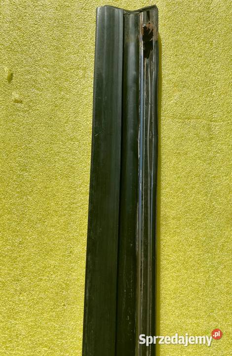 MercedesBenz W123 Listwa drzwi prawy przód Łagiewniki