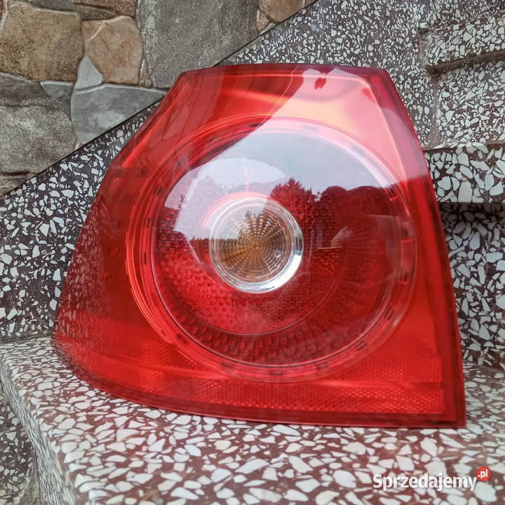 VW Golf V Lampa lewa tylna ładna 1K6945095Q podkarpackie Dębica
