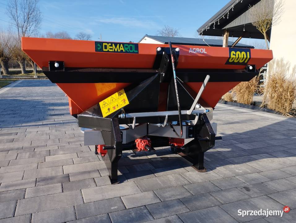 Dwutalerzowy rozsiewacz do nawozu 4001200L małopolskie Włosań