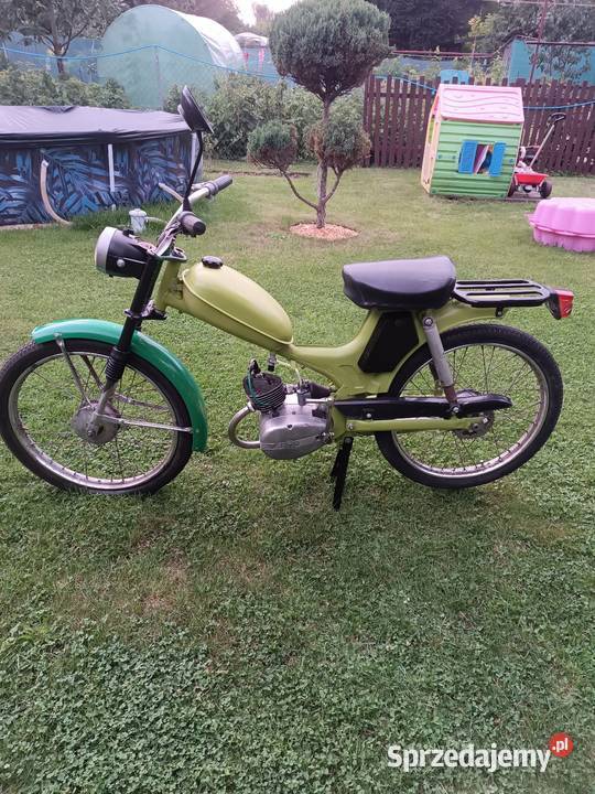 Sprzedam komarka Rok produkcji 1987