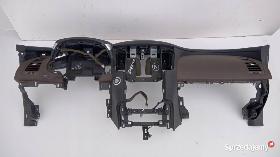 DESKA ROZDZIELCZA BRĄZOWA INFINITI QX70 FX30 Nowy Tomyśl sprzedam
