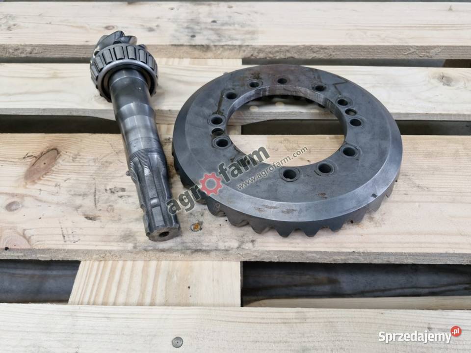 Wałek atakujący z kołem Massey Ferguson 6130 Byków