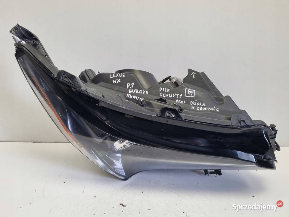 LAMPA PRAWA Lexus NX300H NX 300 NX200T 200 T osobowe Rudka