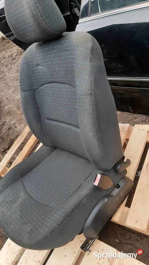 fotel przędni prawy przód renault Clio II FL Fotele i kanapy Dębno